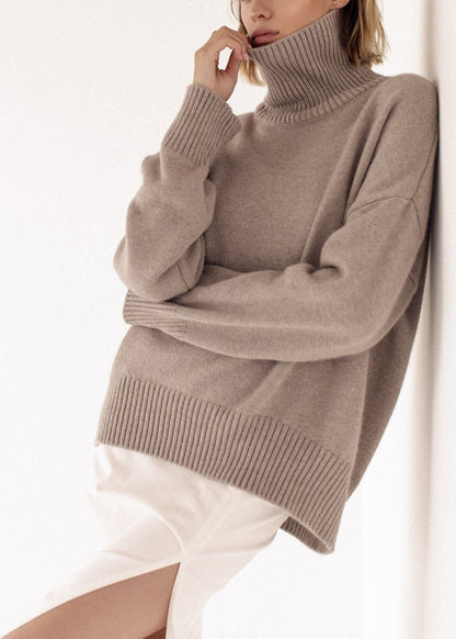 Well Tailored Sweater with a Graceful Silhouette
