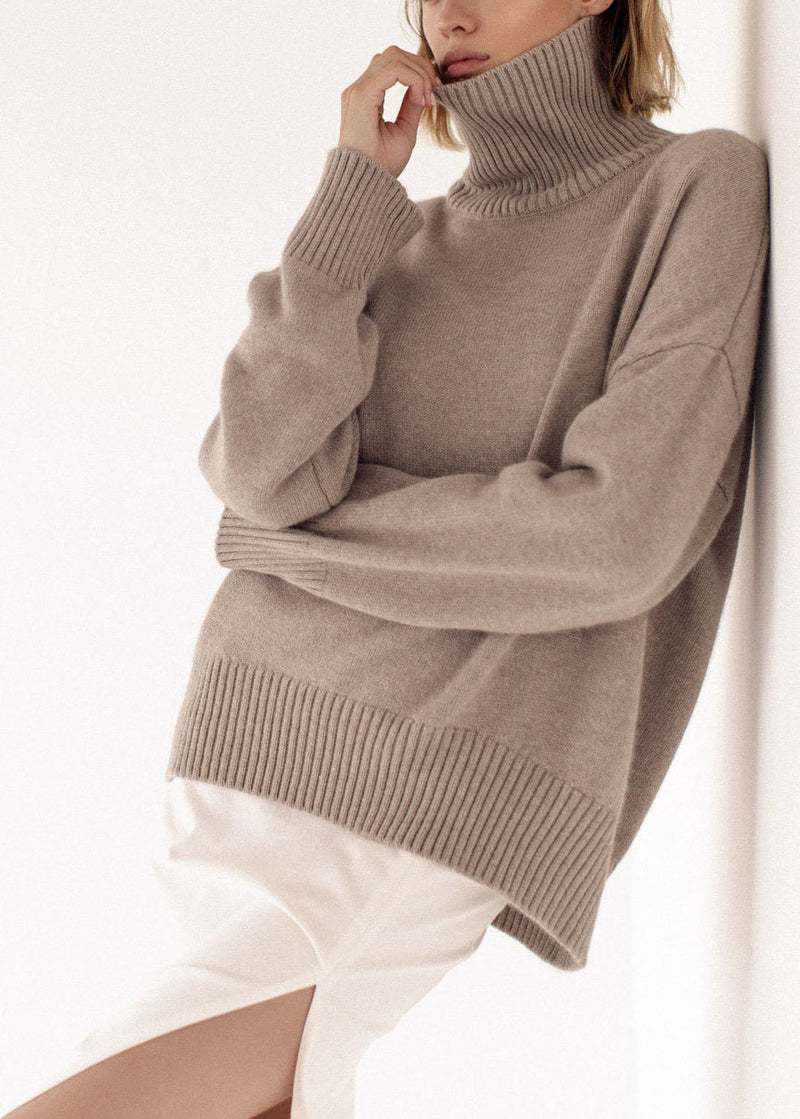 Well Tailored Sweater with a Graceful Silhouette