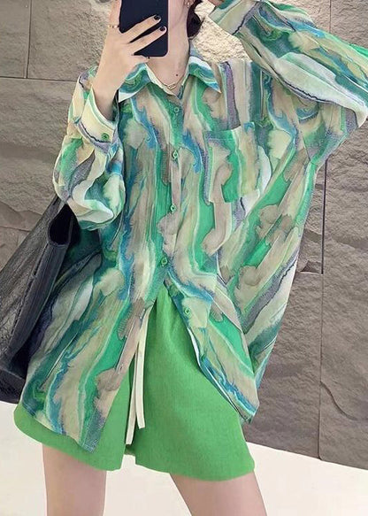 Classic Vintage Shirt with a Flattering Fit