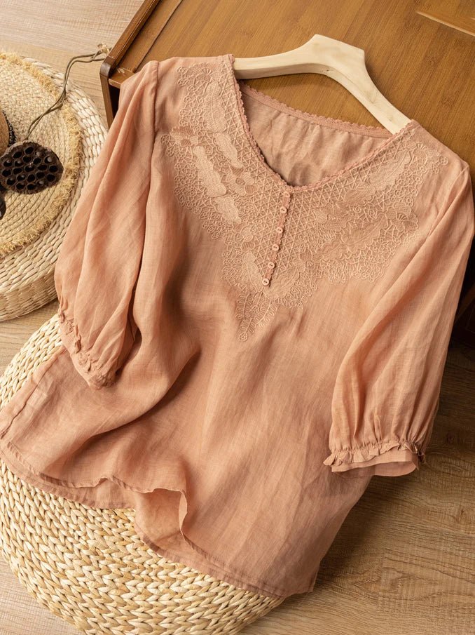 Well Tailored Top with a Graceful Silhouette