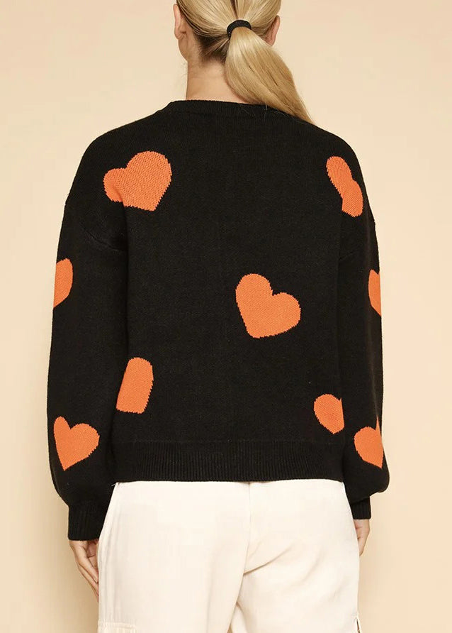 Well Tailored Sweater with a Graceful Silhouette