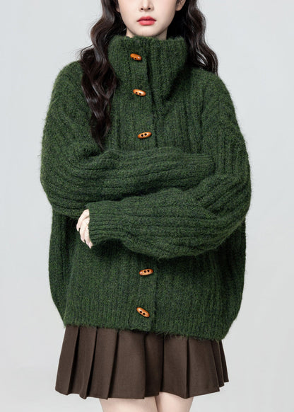 Effortlessly Elegant Coat with a Timeless Design