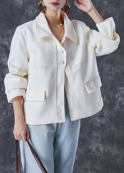 Well Tailored Coat with a Graceful Silhouette