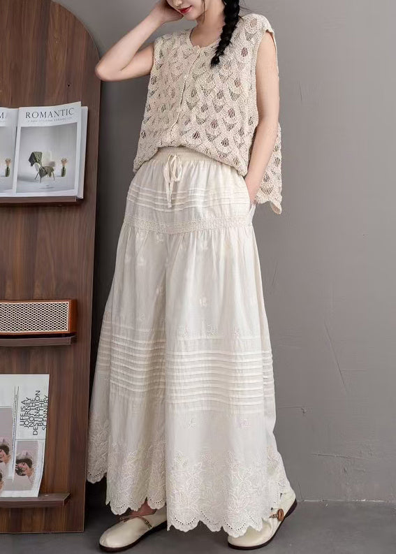 Effortlessly Elegant Pants with a Timeless Design