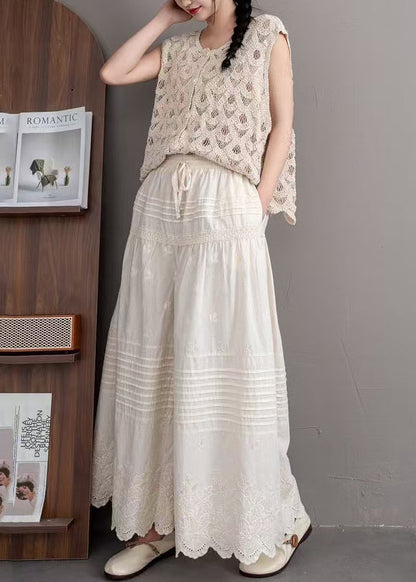 Effortlessly Elegant Pants with a Timeless Design
