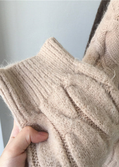 Well Tailored Sweater with a Graceful Silhouette