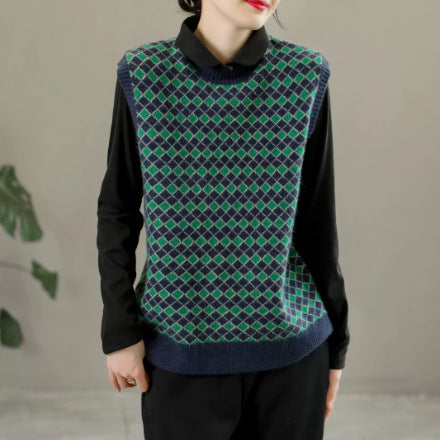 Well Tailored Sweater with a Graceful Silhouette