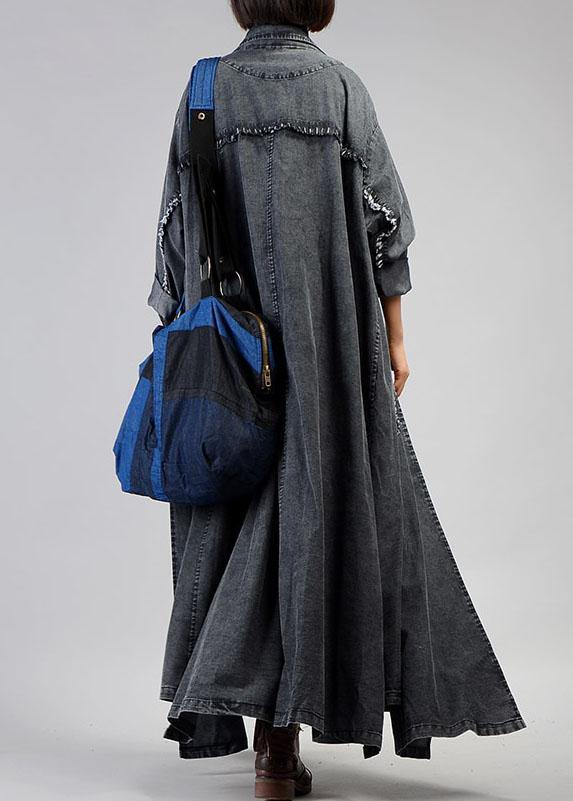 Well Tailored Coat with a Graceful Silhouette
