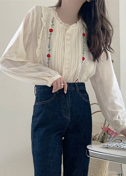 Beautifully Crafted Blouse in a Classic Style