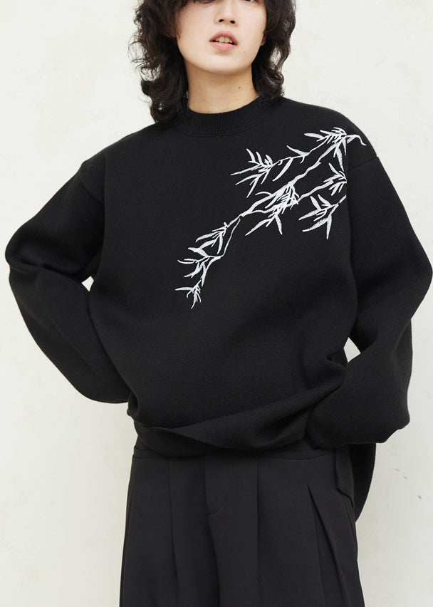 Well Tailored Sweater with a Graceful Silhouette