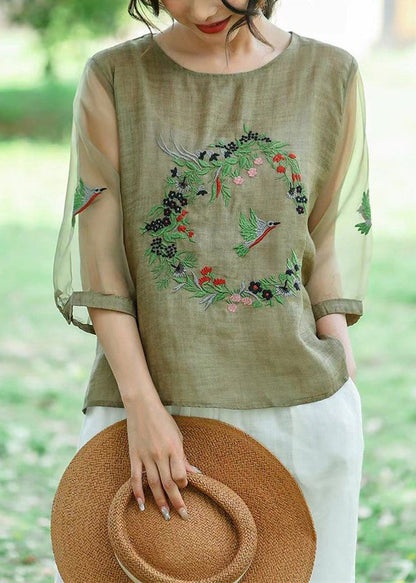 Well Tailored Shirt with a Graceful Silhouette