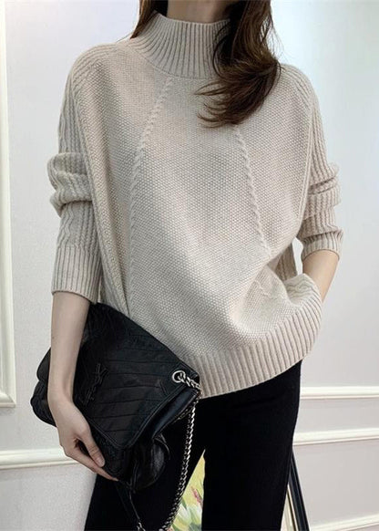 Well Tailored Sweater with a Graceful Silhouette