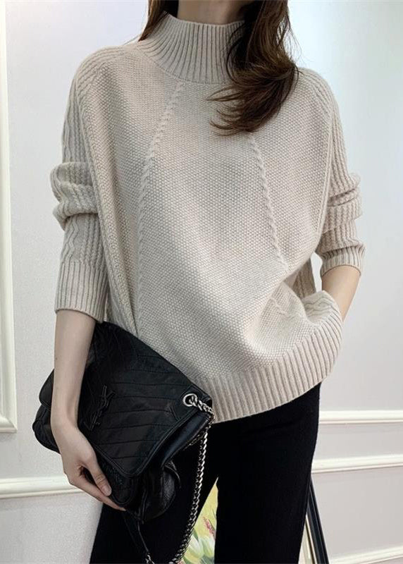 Well Tailored Sweater with a Graceful Silhouette