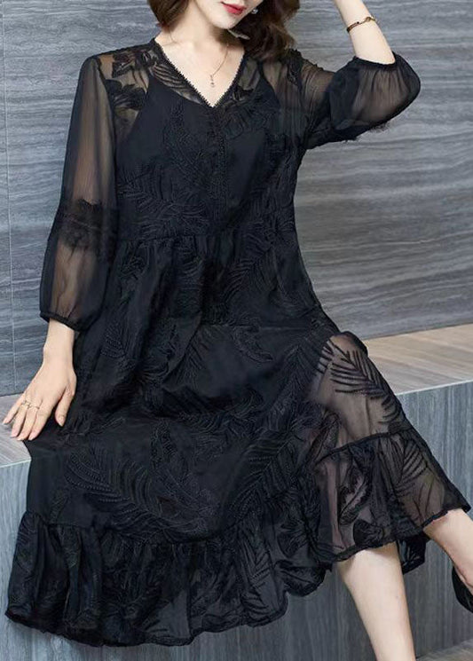 Beautifully Finished Dress in a Timeless Design