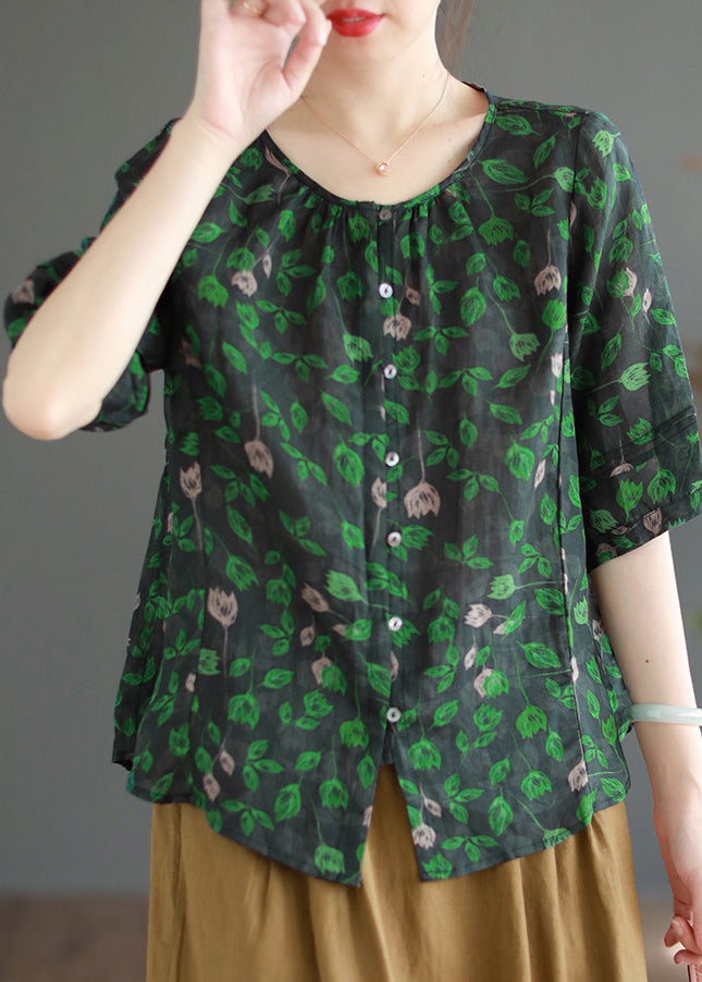 Classic Vintage Shirt with a Flattering Fit