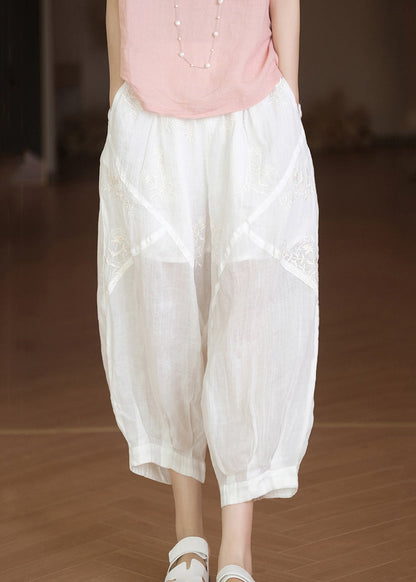 Effortlessly Elegant Pants with a Timeless Design