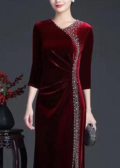 Well Tailored Dress with a Graceful Silhouette