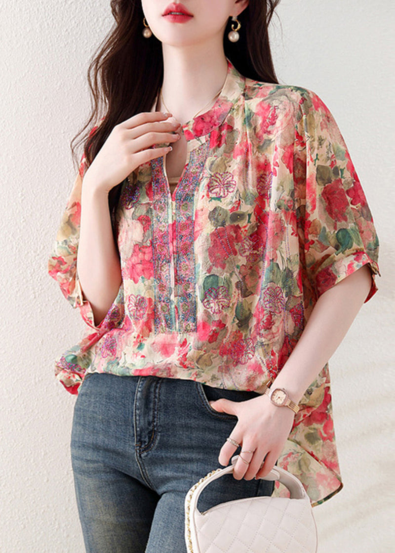 Classic Vintage Blouse with a Flattering Fit