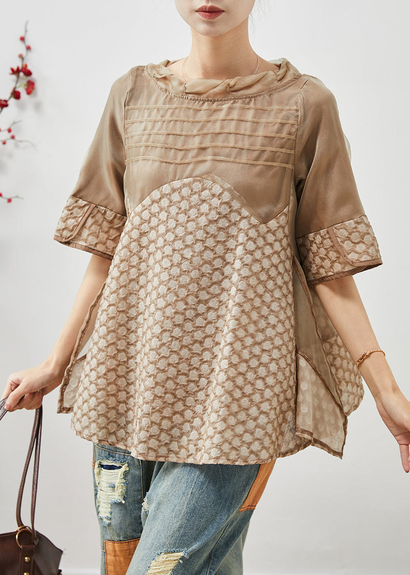 Classic Vintage Shirt with a Flattering Fit
