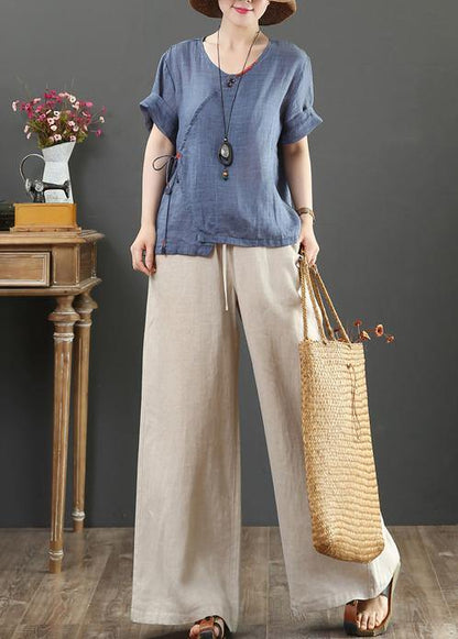 Classic Vintage Blouse with a Flattering Fit