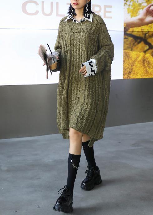 Well Tailored Sweater with a Graceful Silhouette