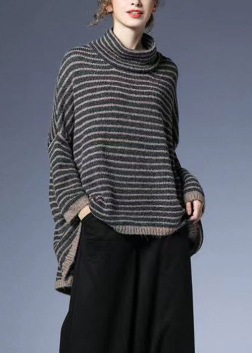 Effortlessly Elegant Sweater with a Timeless Design