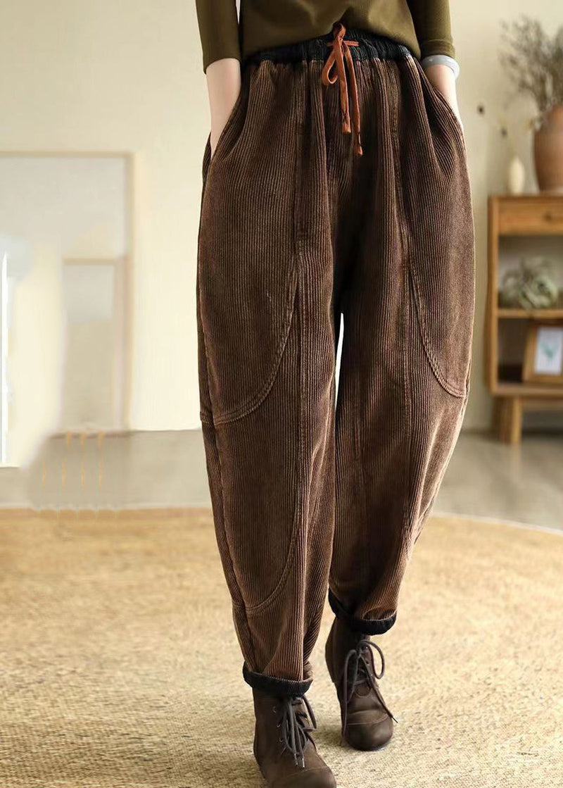 Effortlessly Elegant Pants with a Timeless Design