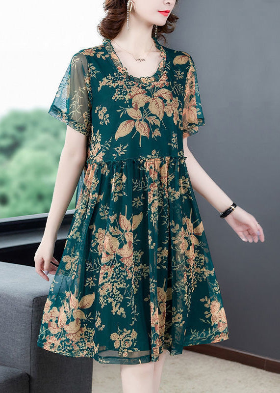 Classic Vintage Dress with a Flattering Fit