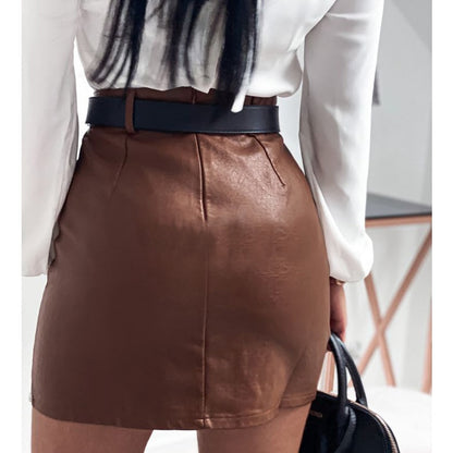 Effortlessly Elegant Garment with a Timeless Design
