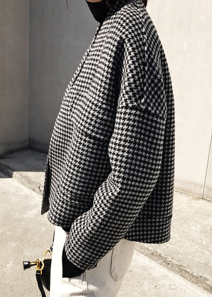 Well Tailored Coat with a Graceful Silhouette