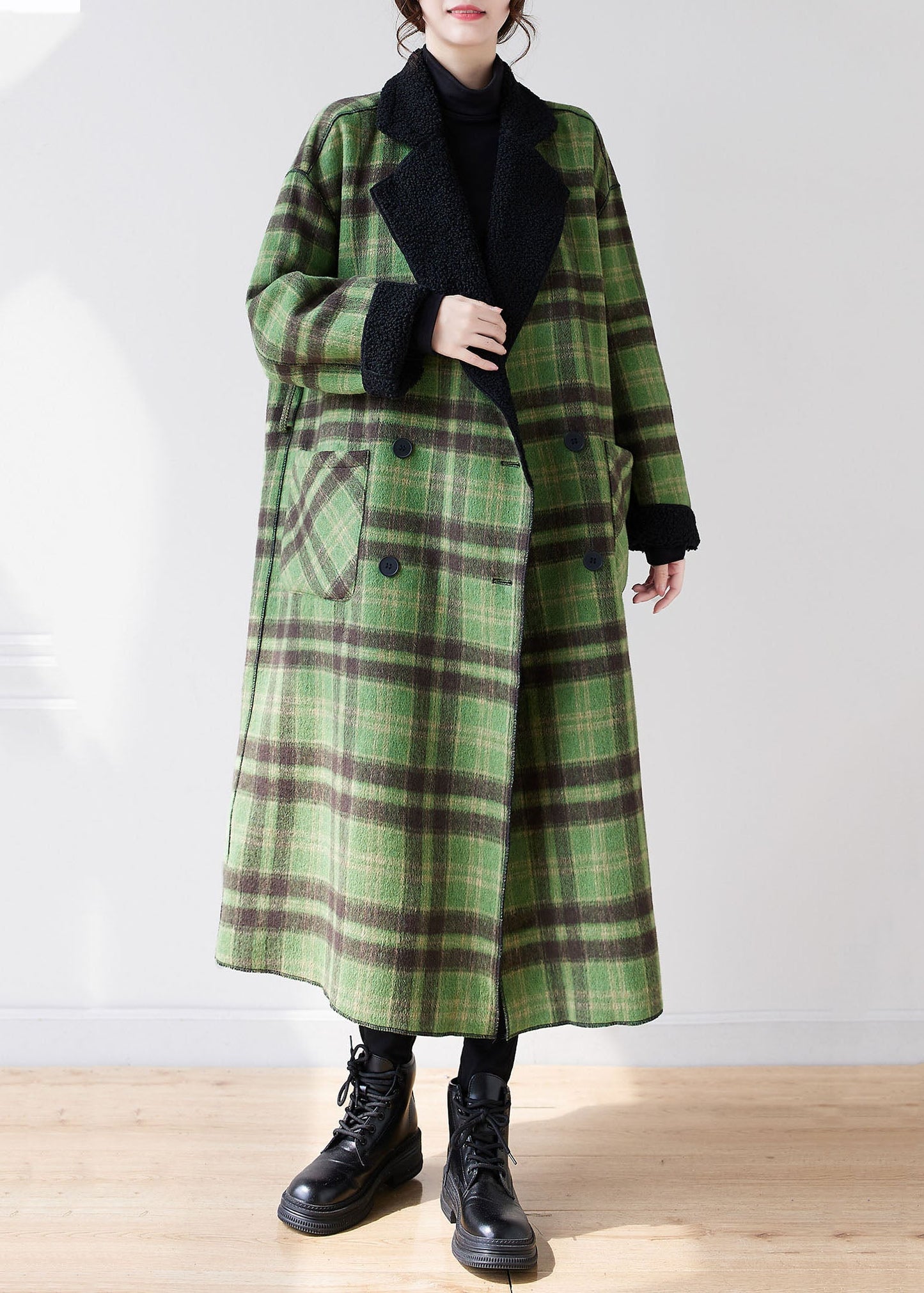 Gracefully Styled Coat for Any Occasion