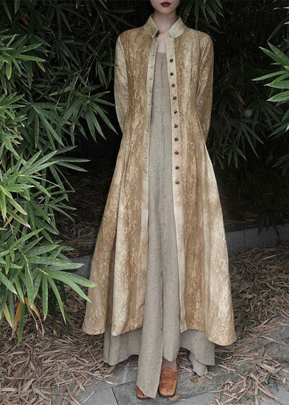 Well Tailored Coat with a Graceful Silhouette