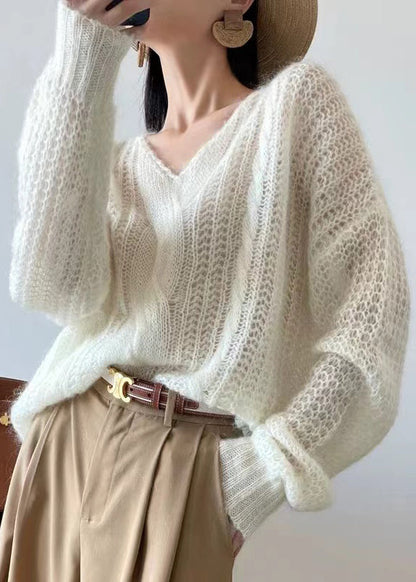 Well Tailored Sweater with a Graceful Silhouette