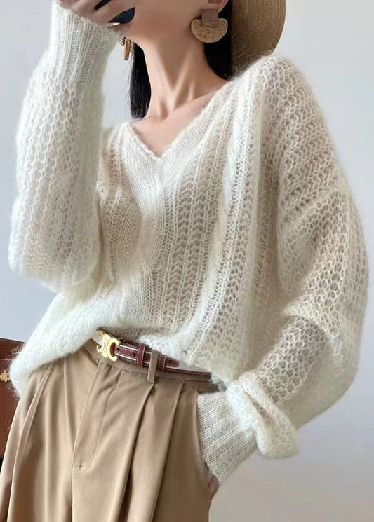 Well Tailored Sweater with a Graceful Silhouette