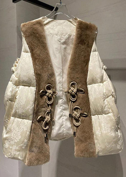 Well Tailored Coat with a Graceful Silhouette