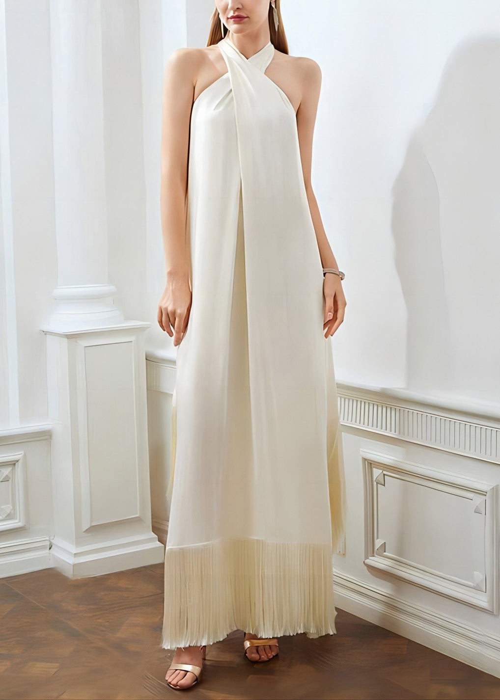 Beautifully Crafted Dress in a Classic Style