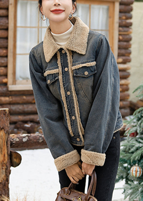 Effortlessly Elegant Coat with a Timeless Design