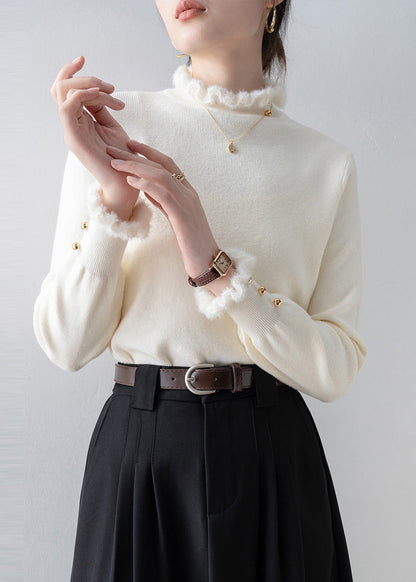 Effortlessly Elegant Sweater with a Timeless Design
