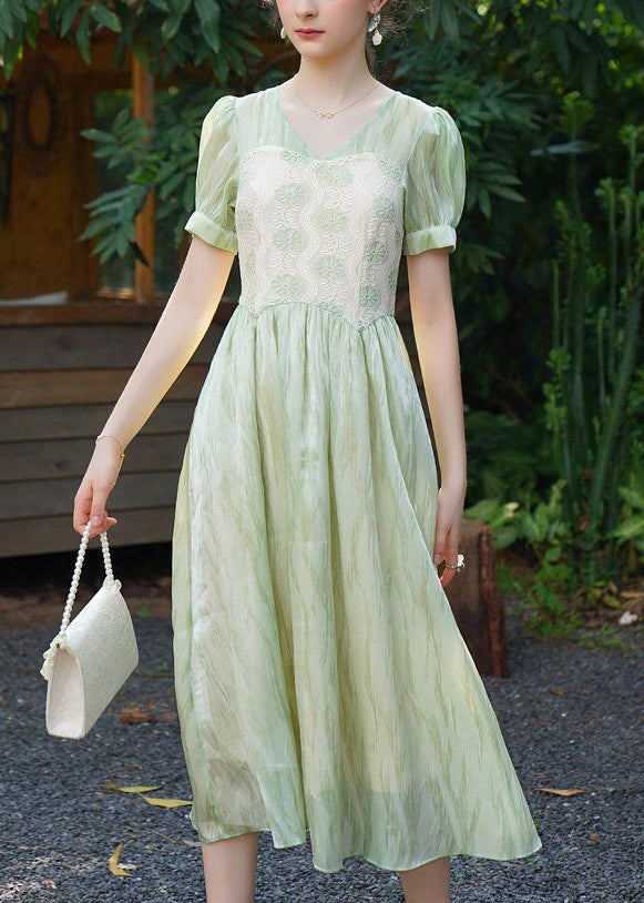 Beautifully Crafted Dress in a Classic Style