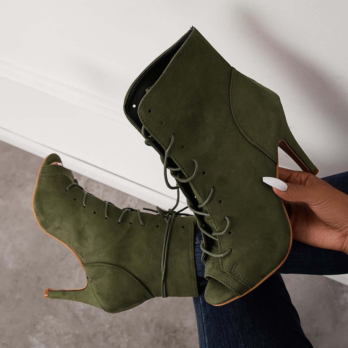 Graceful Orthopedic Boots for Modern Look