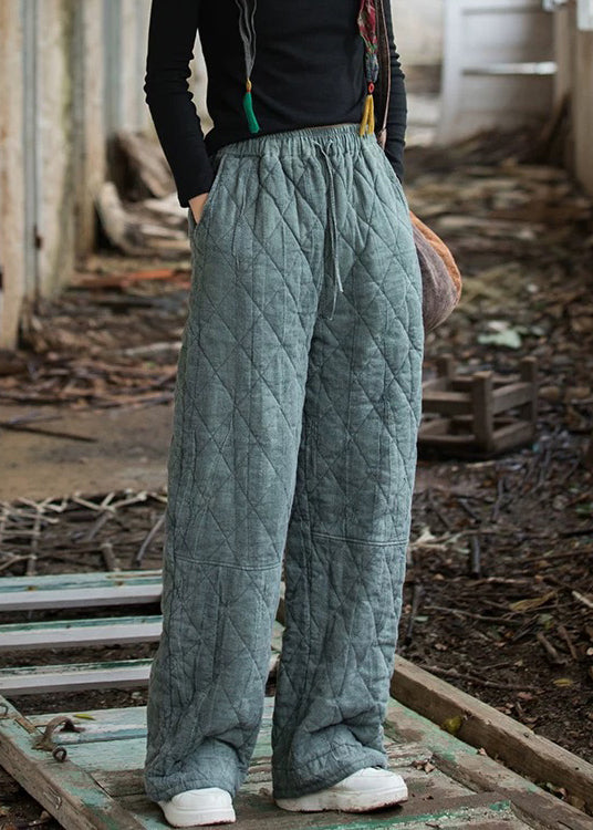 Effortlessly Elegant Pants with a Timeless Design