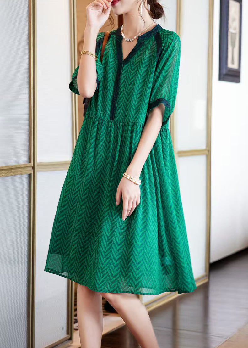 Classic Vintage Dress with a Flattering Fit