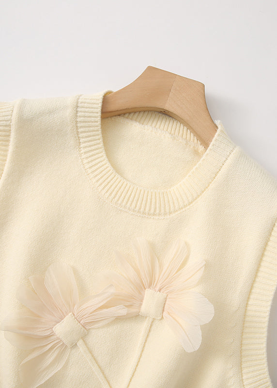 Well Tailored Top with a Graceful Silhouette