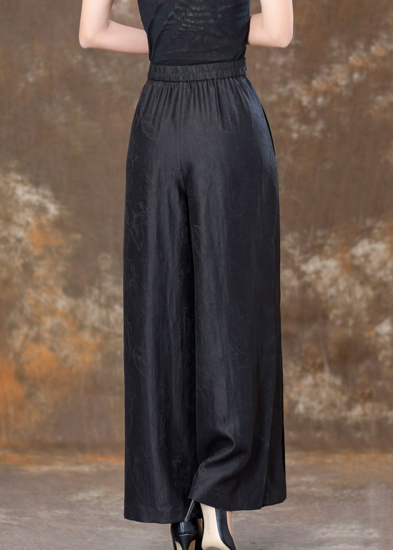 Elegantly Styled Pants for Everyday Wear