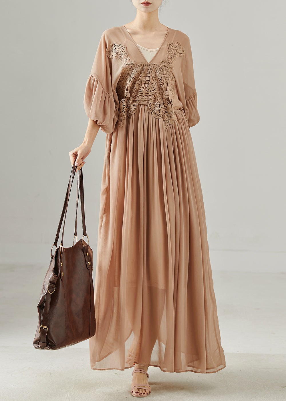 Beautifully Finished Dress in a Timeless Design
