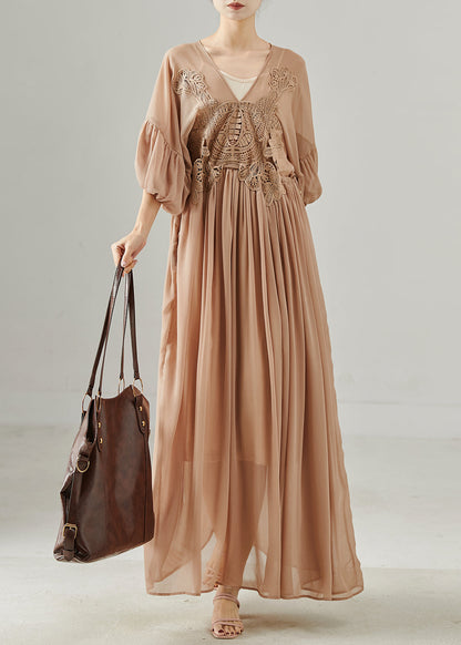 Beautifully Finished Dress in a Timeless Design