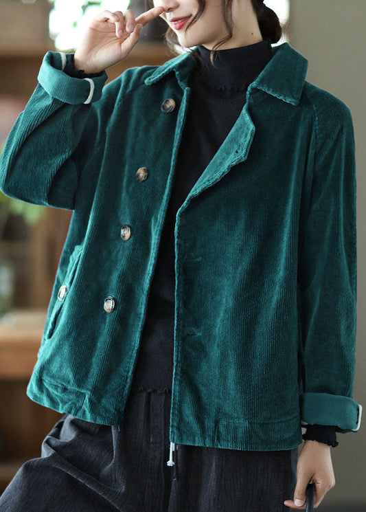 Well Tailored Coat with a Graceful Silhouette