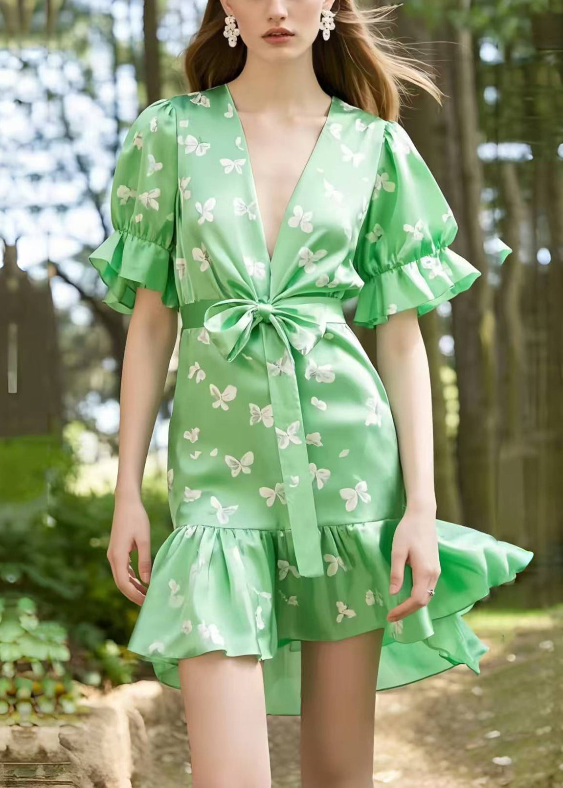 Well Tailored Dress with a Graceful Silhouette