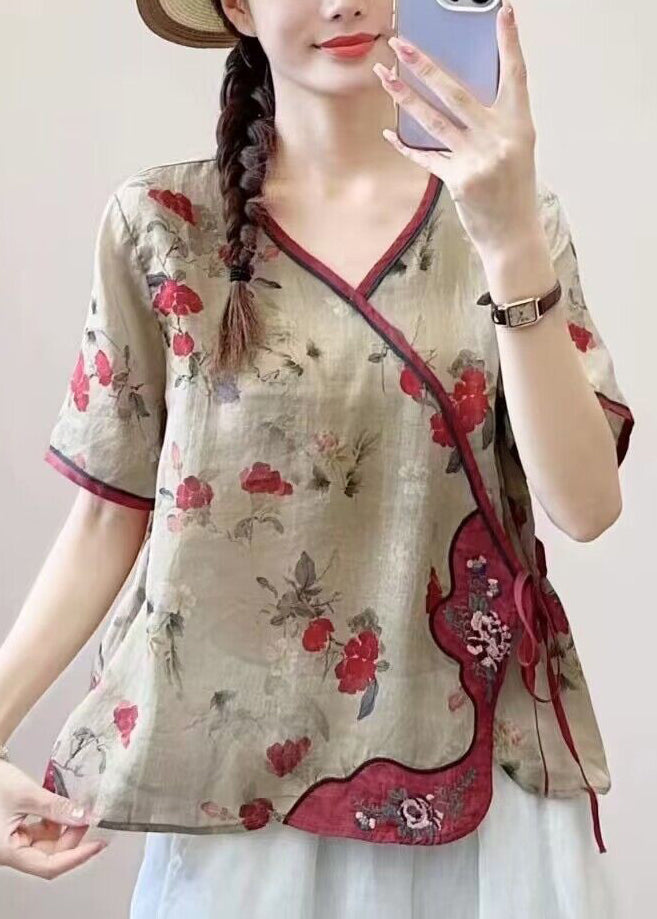 Effortlessly Elegant Top with a Timeless Design