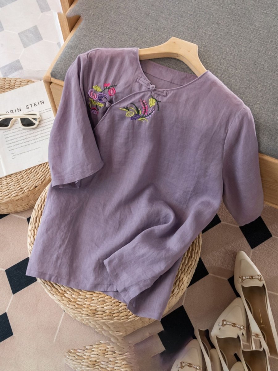 Classic Vintage Top with a Flattering Fit